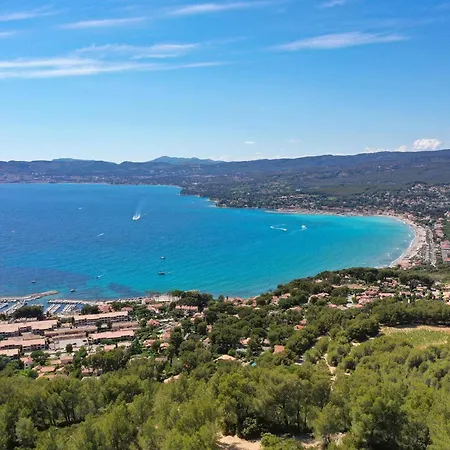 T2 Refait A Neuf Avec Jardin Et Parking A St Cyr Sur Mer, Proche - Fr-1-770-48 *